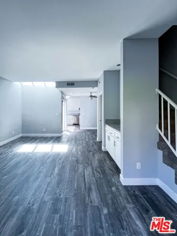 9939 Topanga Canyon Boulevard 6, Chatsworth, California 91311