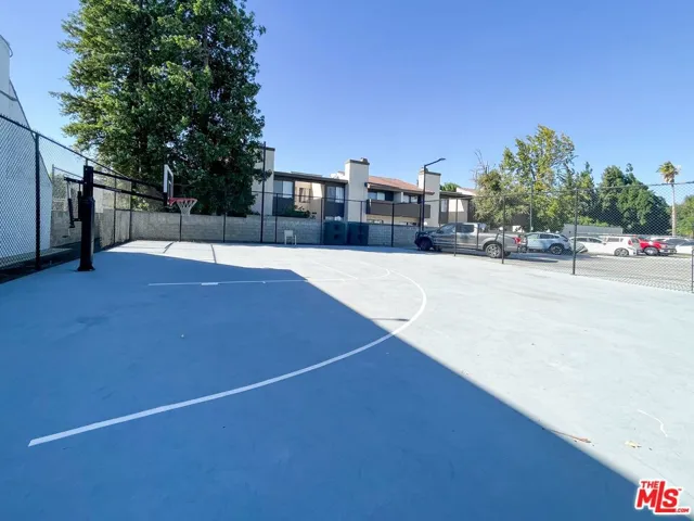 9939 Topanga Canyon Boulevard 6, Chatsworth, California 91311