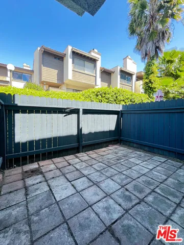 9939 Topanga Canyon Boulevard 6, Chatsworth, California 91311