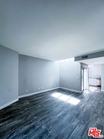 9939 Topanga Canyon Boulevard 6, Chatsworth, California 91311