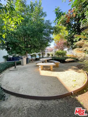 9939 Topanga Canyon Boulevard 6, Chatsworth, California 91311