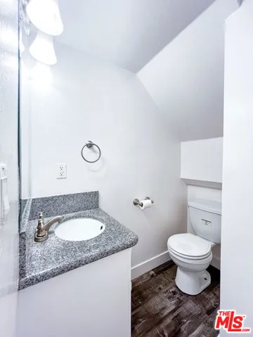 9939 Topanga Canyon Boulevard 6, Chatsworth, California 91311