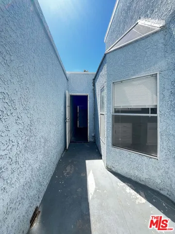 9939 Topanga Canyon Boulevard 6, Chatsworth, California 91311