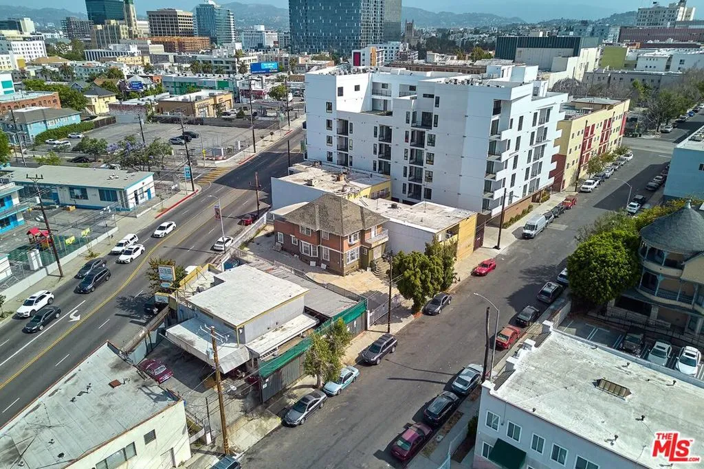 830 S Hoover Street, Los Angeles, California 90005 — photo 5