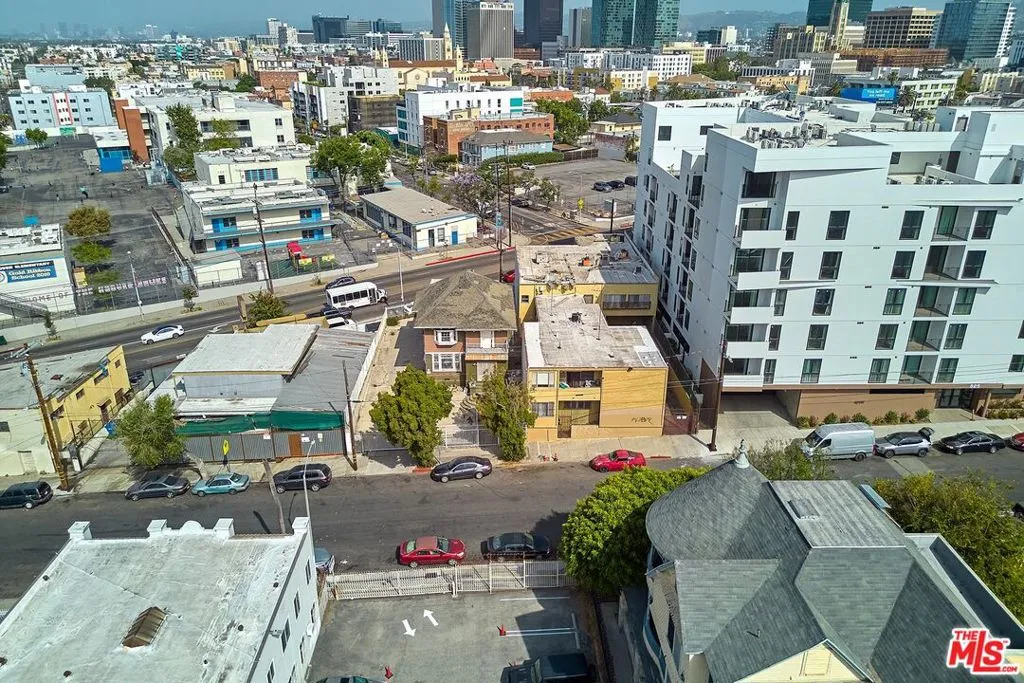 830 S Hoover Street, Los Angeles, California 90005 — photo 4