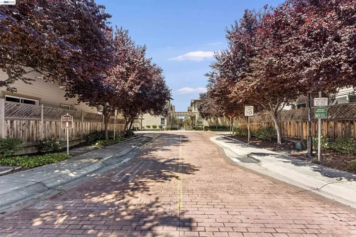 Entrance to Myrtle Circle