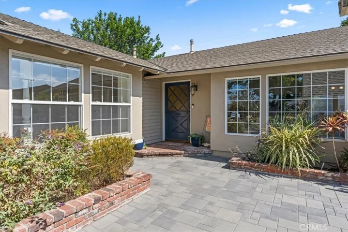 2732 Mainway, Los Alamitos, California 90720