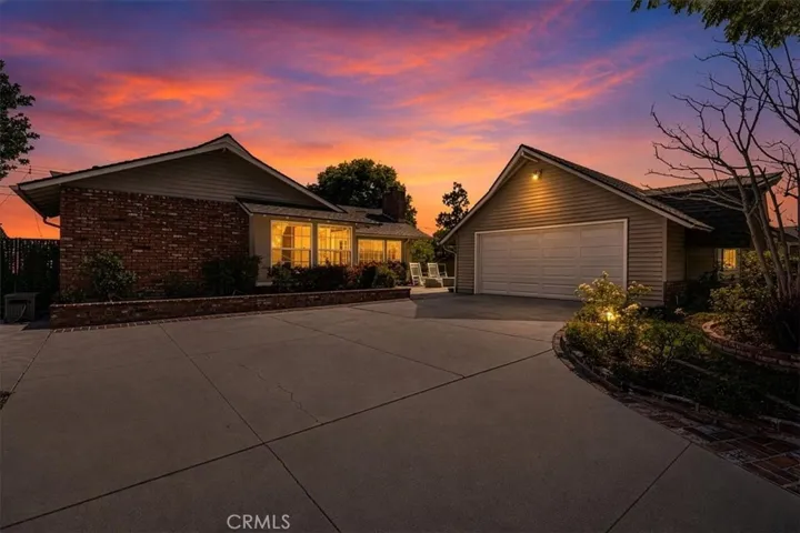 2732 Mainway, Los Alamitos, California 90720