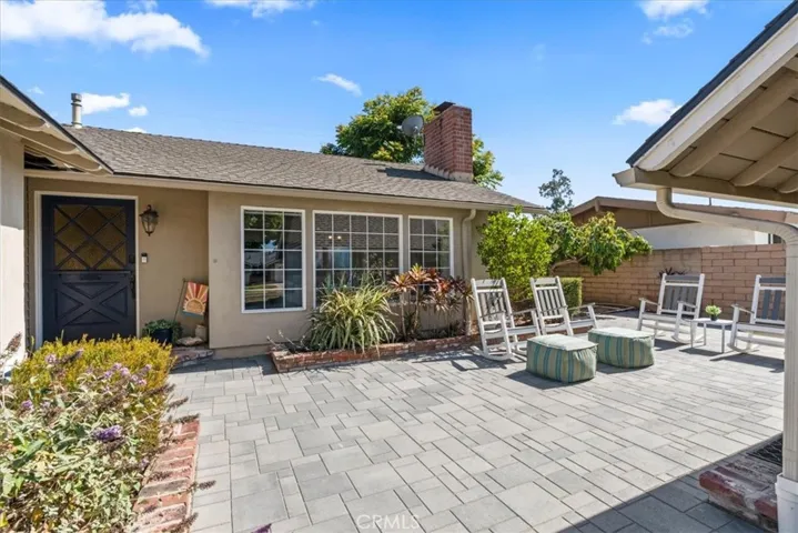 2732 Mainway, Los Alamitos, California 90720