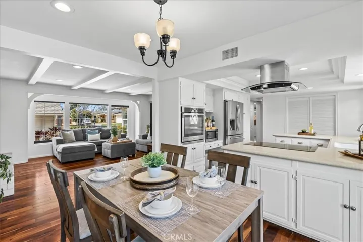 2732 Mainway, Los Alamitos, California 90720