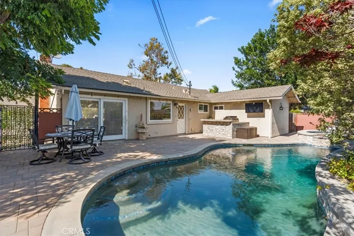 2732 Mainway, Los Alamitos, California 90720