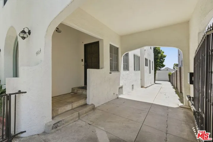7464 Hollywood Blvd, Los Angeles, California 90046