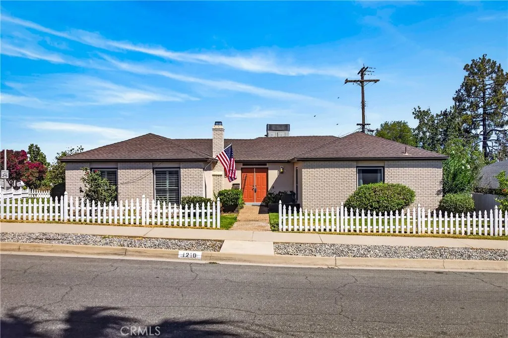 1250 W Palm, Redlands, California 92373 — photo 4