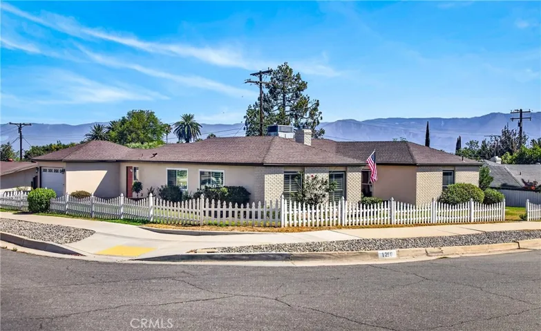 1250 W Palm, Redlands, California 92373