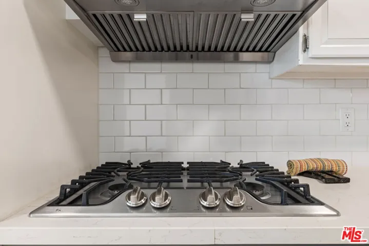 Cooktop stove