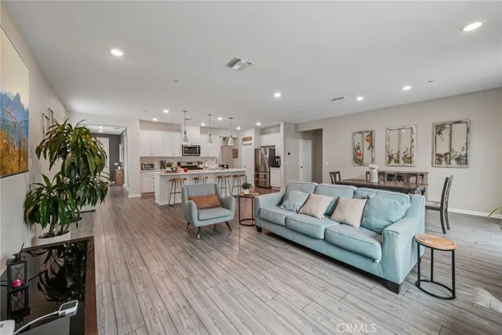 41018 Chambord, Lake Elsinore, California 92532