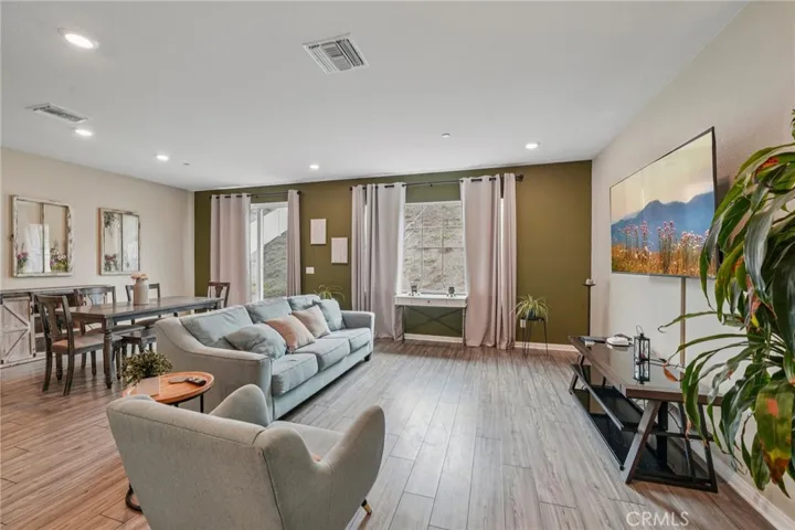 41018 Chambord, Lake Elsinore, California 92532