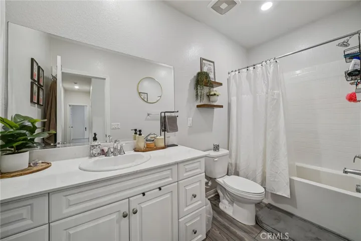 41018 Chambord, Lake Elsinore, California 92532