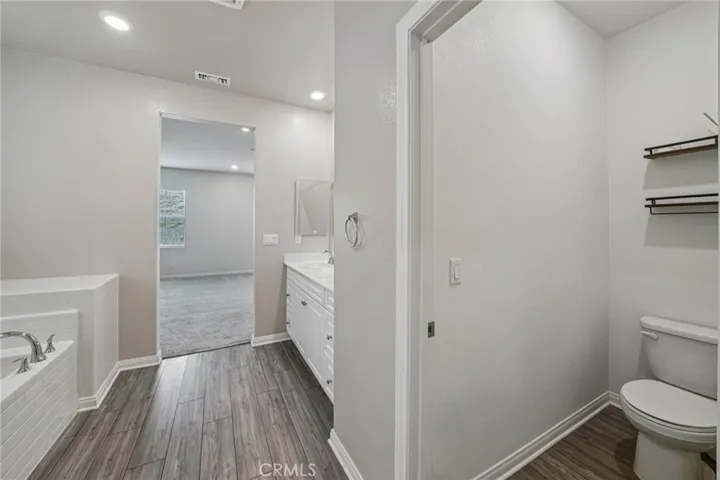 41018 Chambord, Lake Elsinore, California 92532