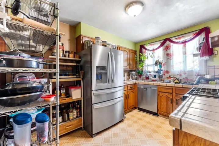 123 Gardenia Way, East Palo Alto, California 94303