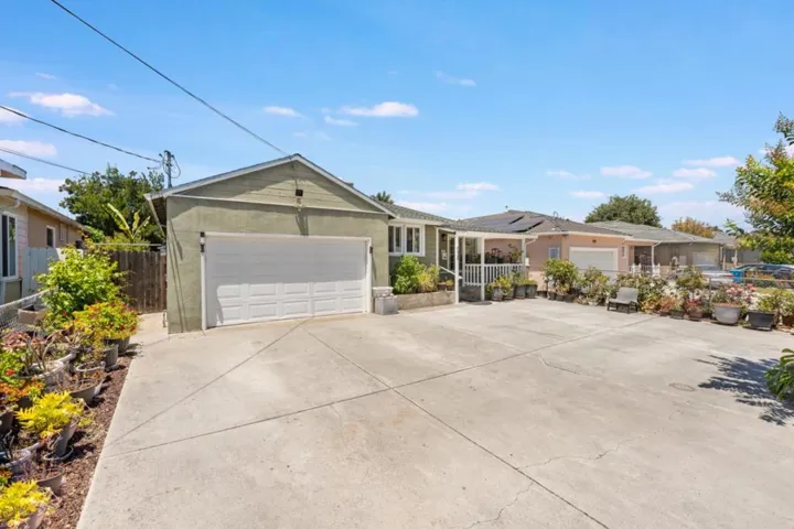 123 Gardenia Way, East Palo Alto, California 94303