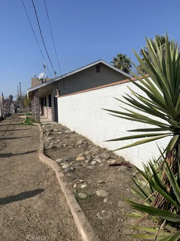 922 E Elm, Tulare, California 93274