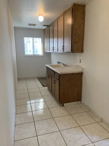 922 E Elm, Tulare, California 93274