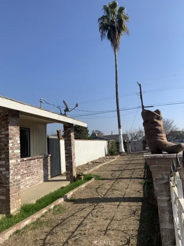 922 E Elm, Tulare, California 93274
