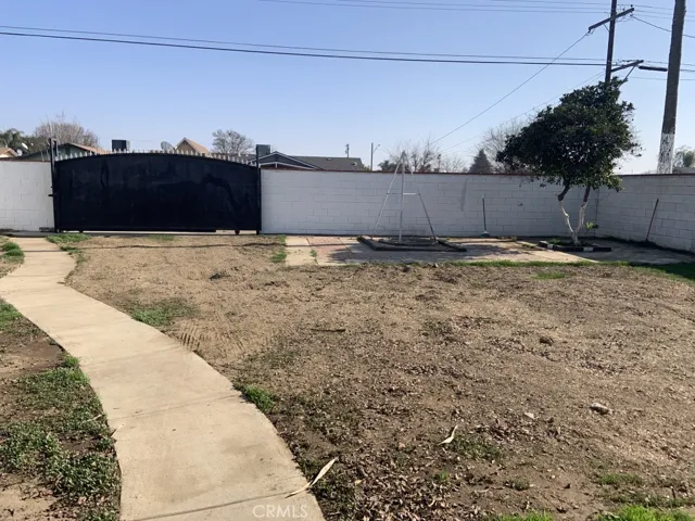 922 E Elm, Tulare, California 93274