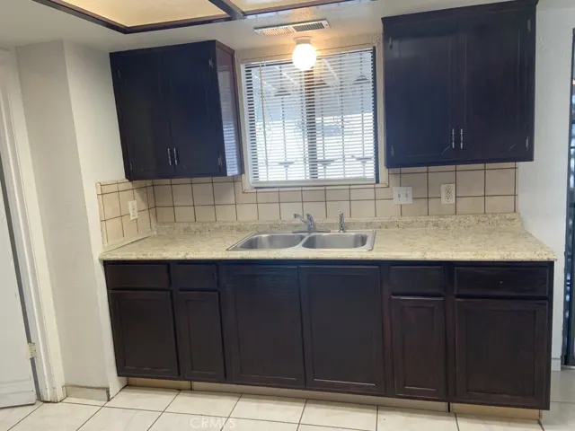 922 E Elm, Tulare, California 93274