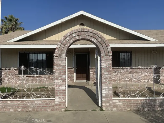 922 E Elm, Tulare, California 93274