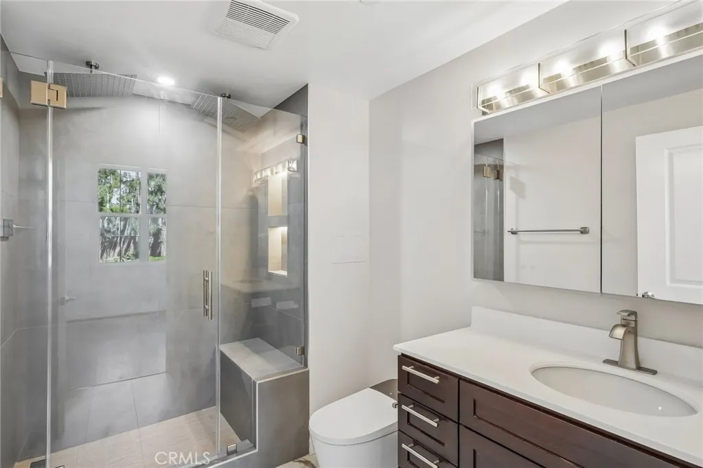 Mind-blowing Bathroom!