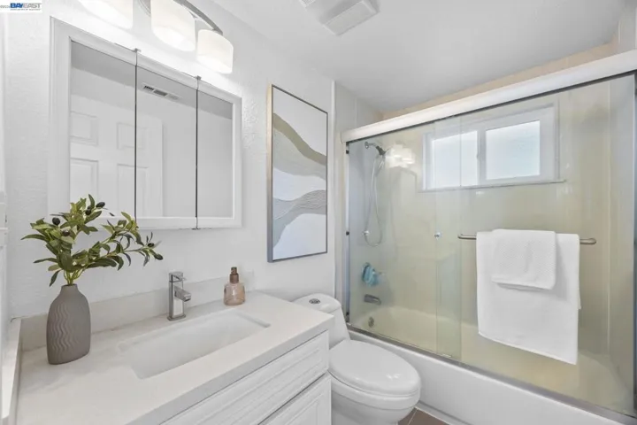 2000 Miramar Ave, Castro Valley, California 94578