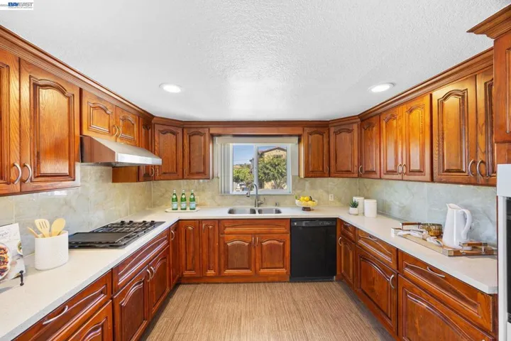 2000 Miramar Ave, Castro Valley, California 94578