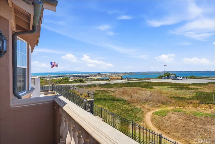 5571 Ocean Terrace, Huntington Beach, California 92648