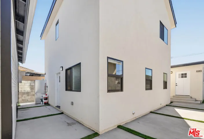 678 E 45th Street, Los Angeles, California 90011