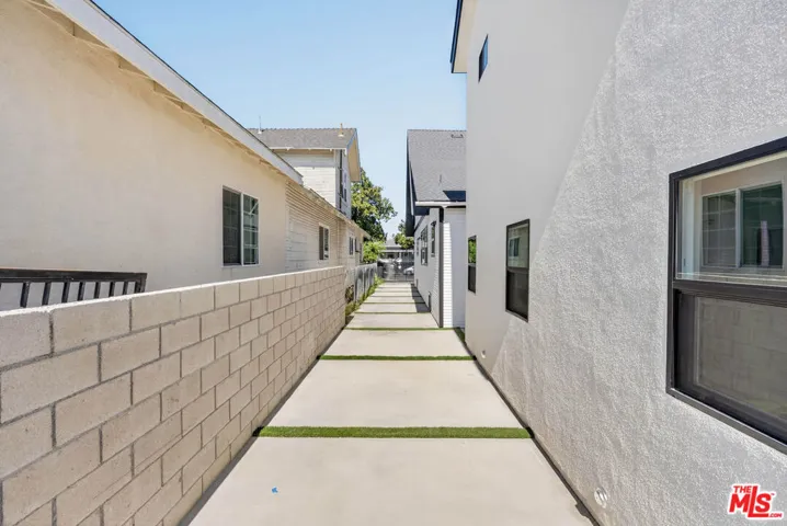 678 E 45th Street, Los Angeles, California 90011