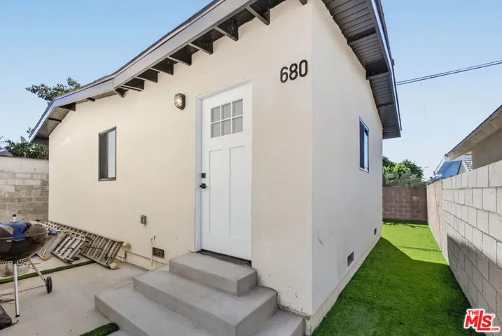 678 E 45th Street, Los Angeles, California 90011