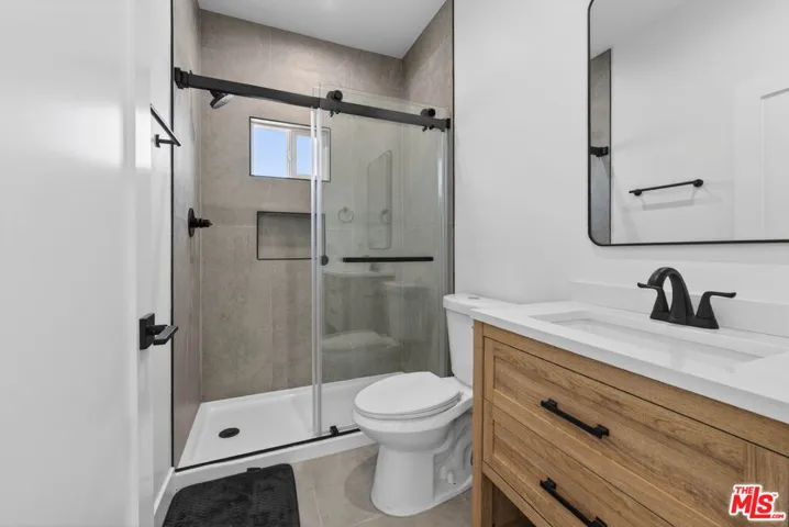 678 E 45th Street, Los Angeles, California 90011