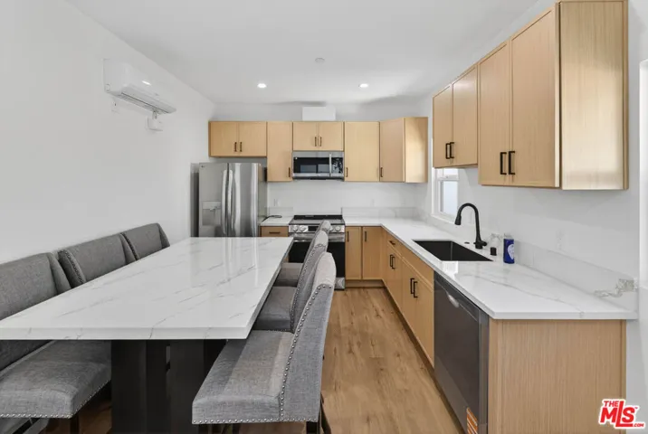 678 E 45th Street, Los Angeles, California 90011
