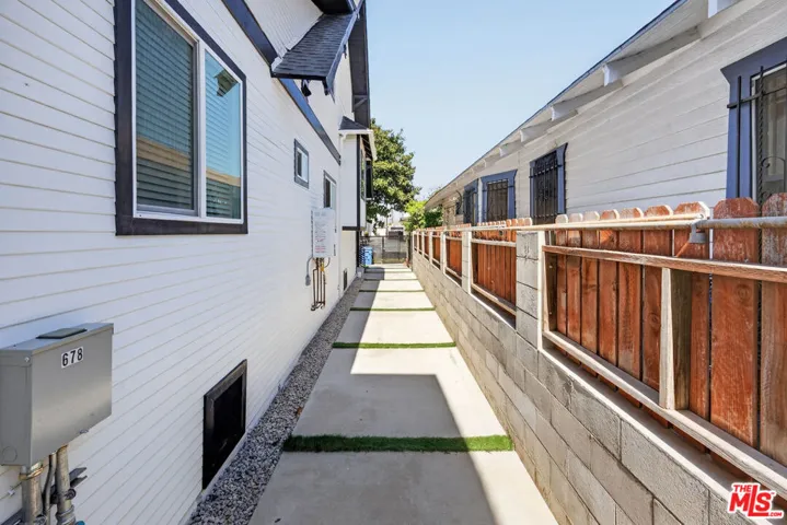 678 E 45th Street, Los Angeles, California 90011