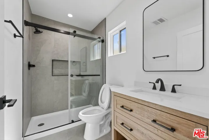 678 E 45th Street, Los Angeles, California 90011
