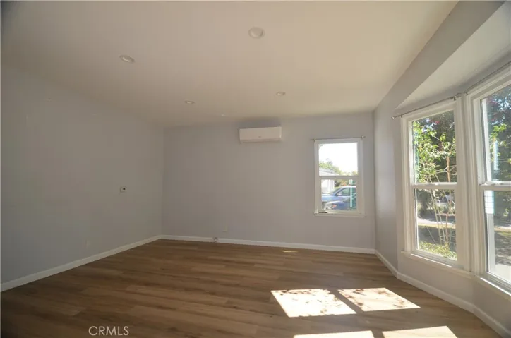 7024 Balcom, Reseda, California 91335 — photo 4