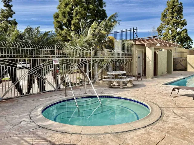 502 Calle Montecito 18, Oceanside, California 92057