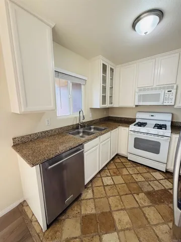 502 Calle Montecito 18, Oceanside, California 92057