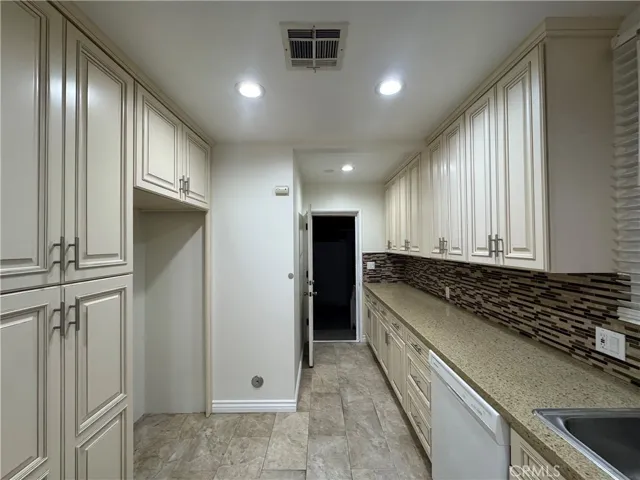7701 Wilkinson, North Hollywood, California 91605