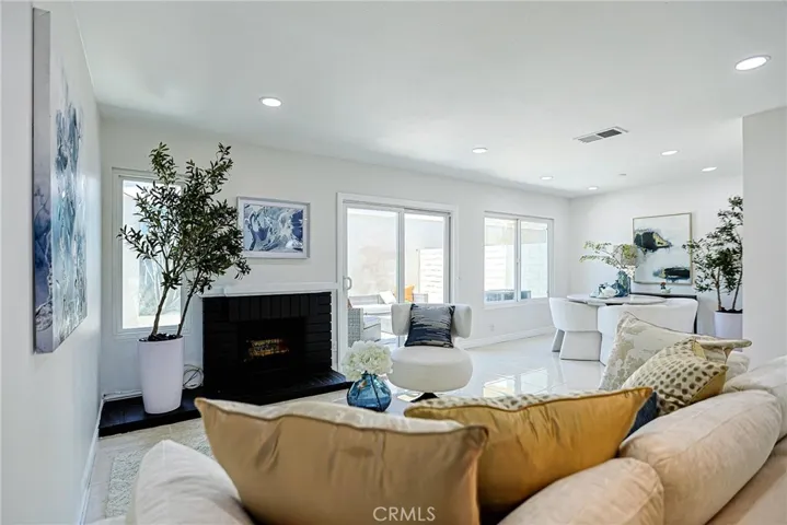 8 Fuchsia, Irvine, California 92604