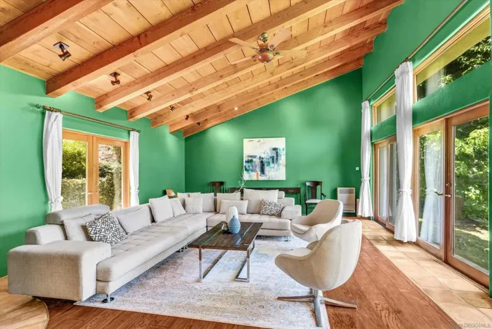 16722 Via Lago Azul, Rancho Santa Fe, California 92067