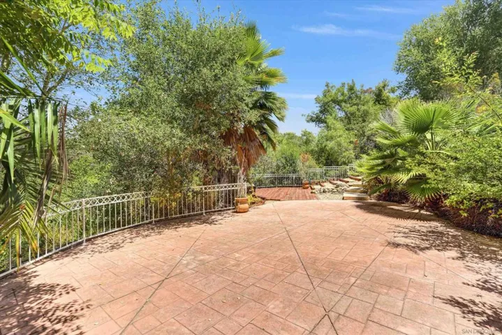 16722 Via Lago Azul, Rancho Santa Fe, California 92067