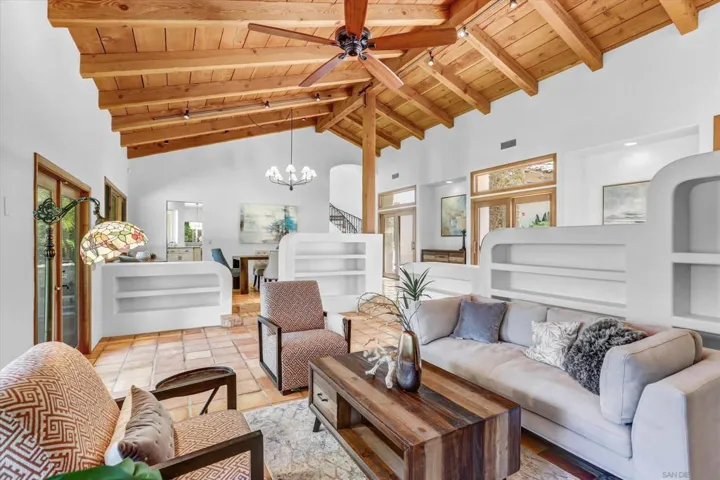 16722 Via Lago Azul, Rancho Santa Fe, California 92067